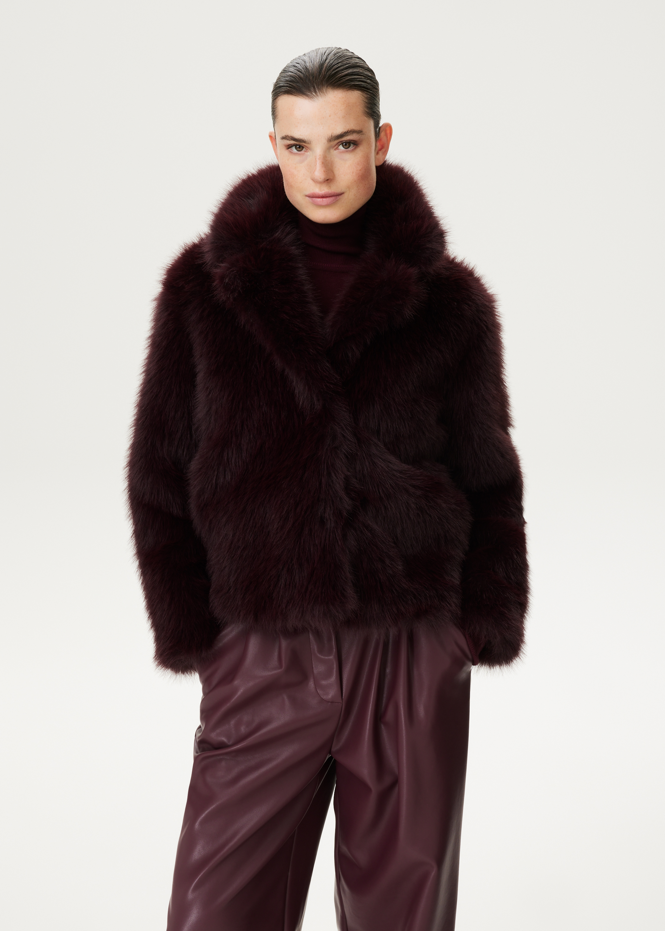 Korte faux fur jas
